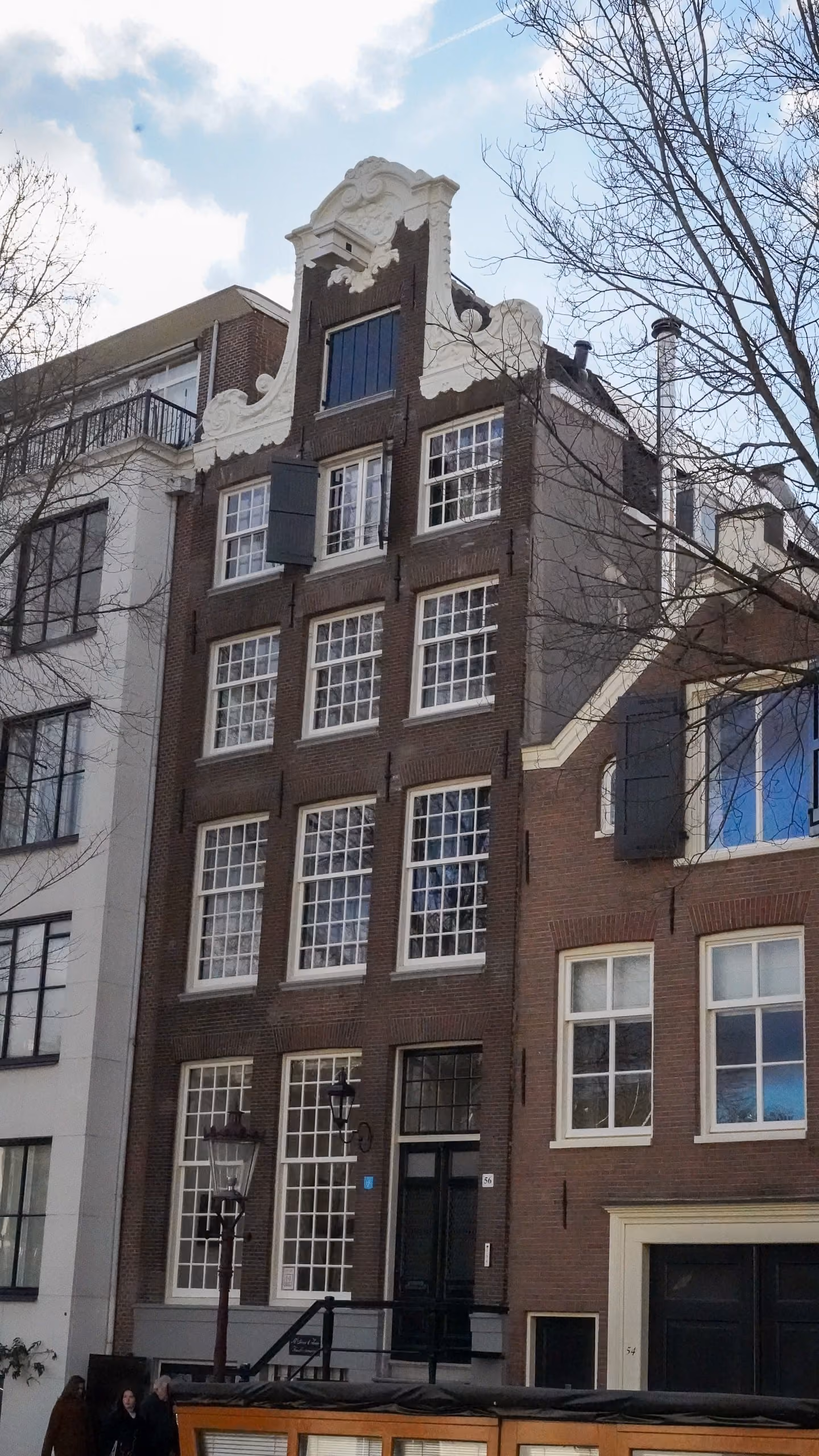 Halsgevel van het grachtenpand